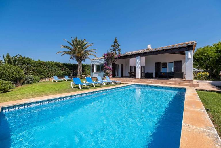 Find holiday homes & self catering accommodation in Menorca from £33