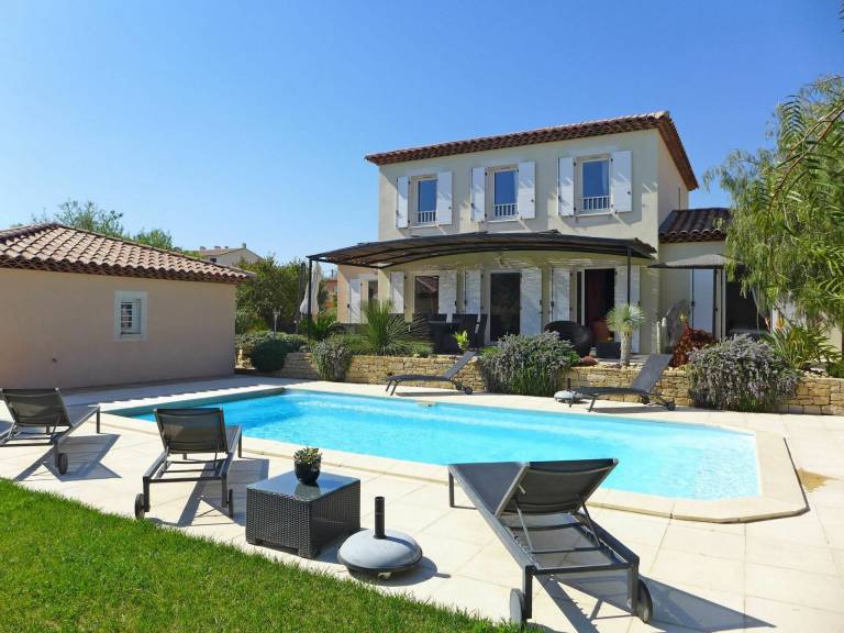 Location à Saint-Cyr-sur-Mer, une escapade sur la côte provençale - HomeToGo