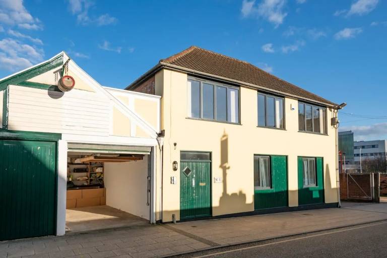 Holiday & Lettings in Ipswich from £14 HomeToGo