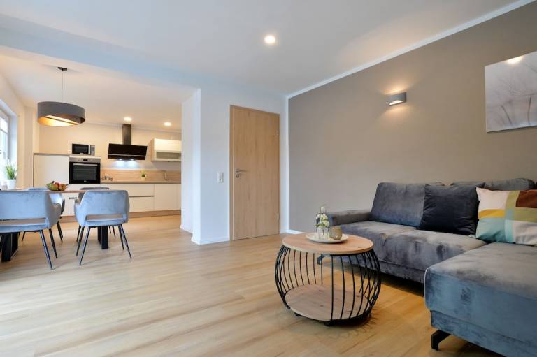 Die Burgen der Eifel von einer Ferienwohnung in Monreal aus erkunden - HomeToGo