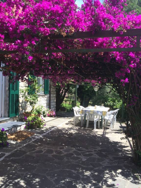 Una casa vacanze a Lavagna, la città ligure dell'ardesia - HomeToGo