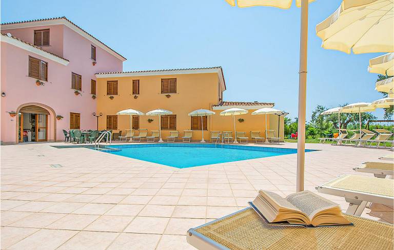 Sardegna da sogno con un appartamento vacanze a Sos Alinos - HomeToGo