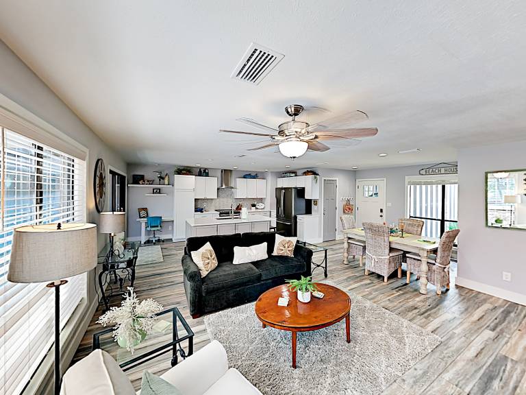 Miramar Beach Condos & Vacation Rentals from $148 | HomeToGo