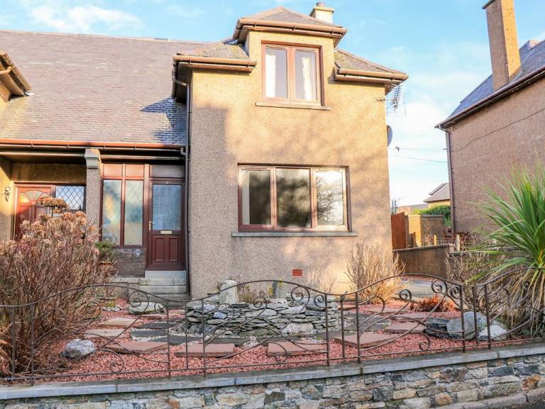 Find holiday homes & self catering in Stornoway from £51!