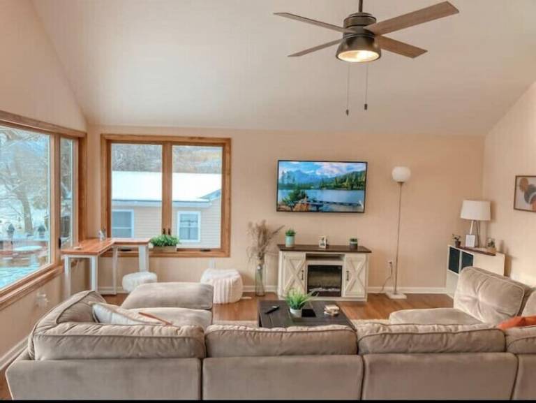Explore New England From a Waterbury CT Vacation Rental - HomeToGo