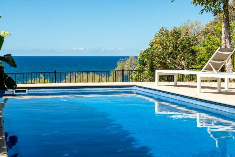 Find holiday houses & in Batemans Bay from 73!