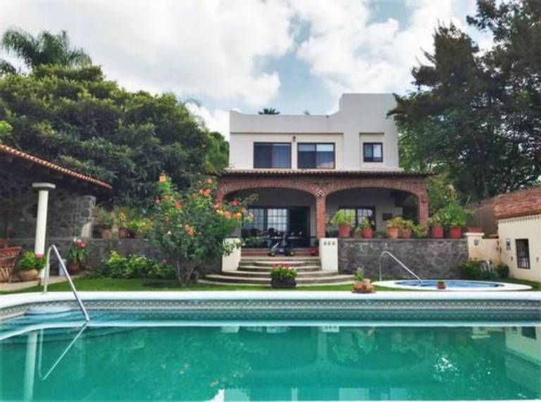 Rentas Vacacionales y Departamentos en Jocotepec desde 834 HomeToGo