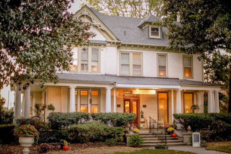 Top Hampton University HomeToGo