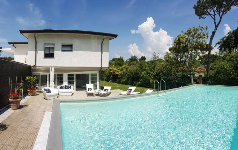 Cultura e relax in una casa vacanze a Massa - HomeToGo