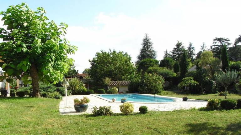 Locations et appartements de vacances à Rabastens - HomeToGo
