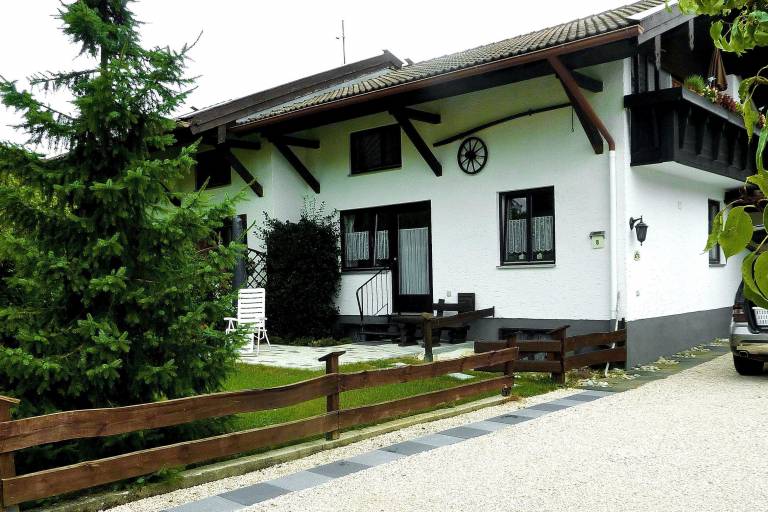 Unterkünfte & Ferienwohnungen am Übersee - HomeToGo