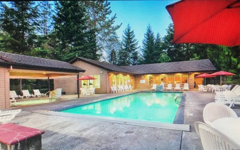 Rhododendron, Oregon vacation homes provide mountain adventure - HomeToGo