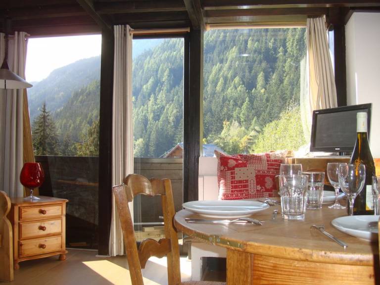 Een vakantiehuisje in het Franse bergplaatsje Le Tour - HomeToGo