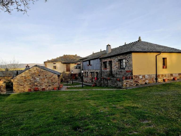 Casas rurales en Vilarmaior, cuna de la feria de las Flores - HomeToGo