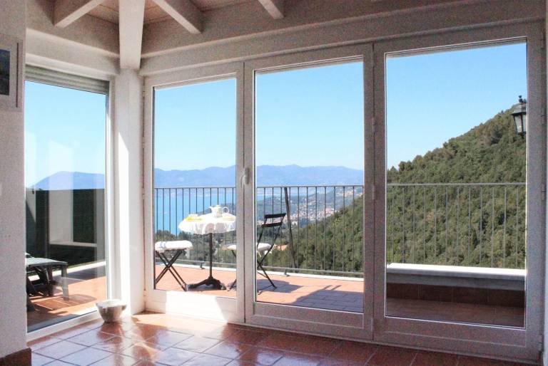 Case vacanze a San Terenzo: relax in un affascinante borgo marinaro - HomeToGo
