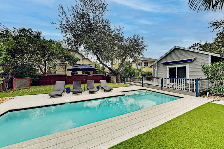 Saint Petersburg, FL Vacation Rentals from 64 HomeToGo