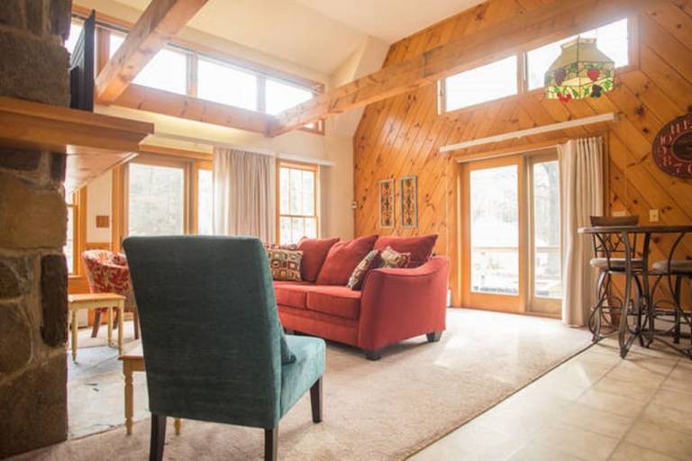 Relax in a spacious vacation rental in Amherst, Massachusetts - HomeToGo