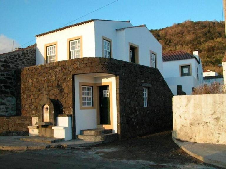 Een vakantiehuisje op het paradijselijke Portugese eiland Pico - HomeToGo