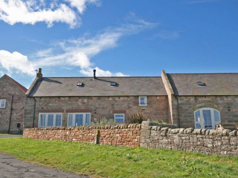 Find holiday cottages & in Northumberland from £38