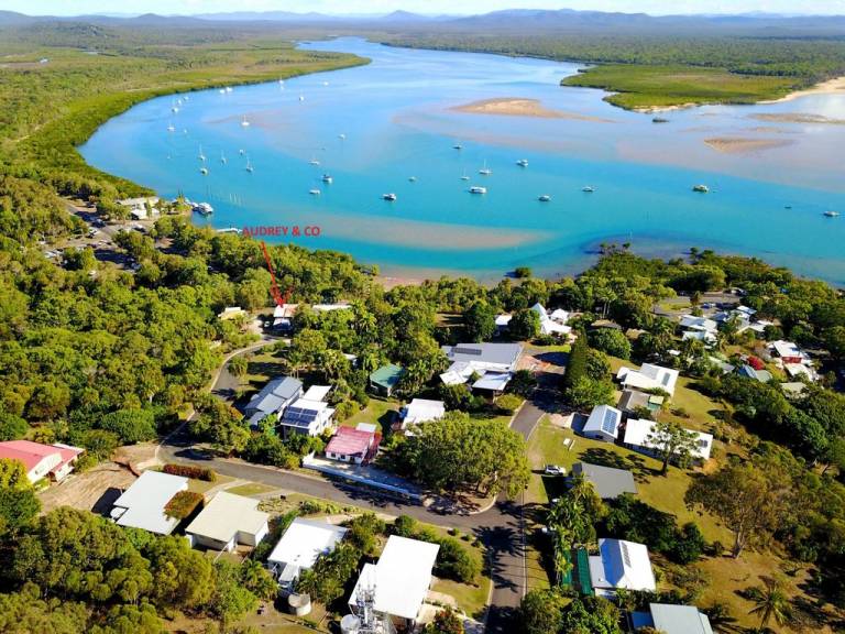 Holiday Houses & in Gladstone from 69 HomeToGo