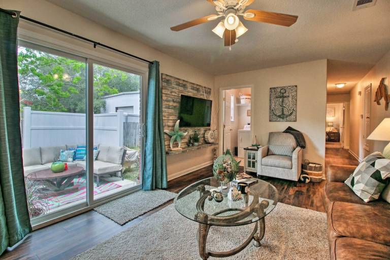 Soak up the Alabama sunshine with a Lillian vacation home - HomeToGo