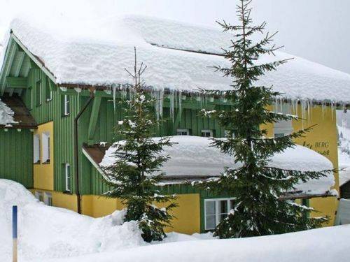 Großer Urlaub im kleinen Bergdorf – Ferienwohnung in Stuben am Arlberg - HomeToGo