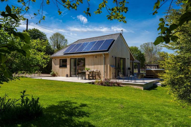 Book the Finest Accommodation in Shaldon - HomeToGo