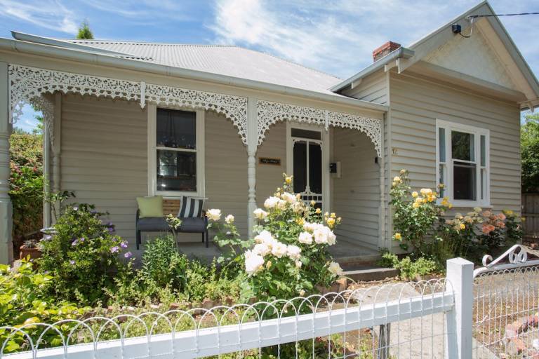Holiday Houses & in Ballarat from 88 HomeToGo