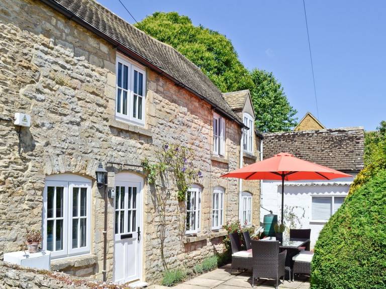 Find & cottages in StowontheWold from £83!