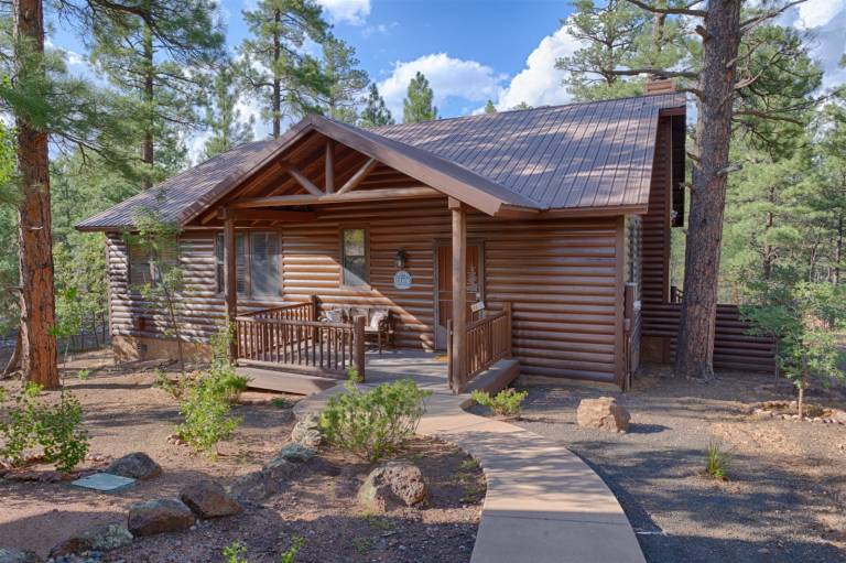 Relax amid mountain grandeur at Show Low vacation homes - HomeToGo