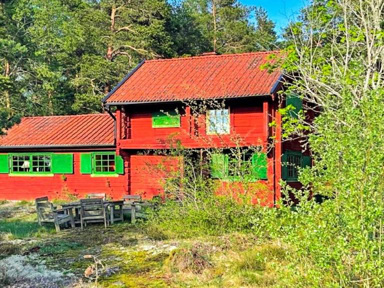 Koppla av i en mysig stuga under din semester i Eskilstuna - HomeToGo