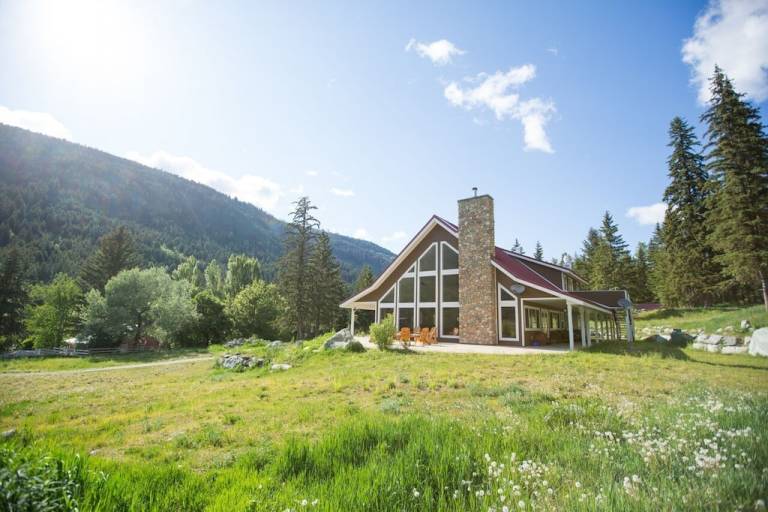Experience a Dream Canadian Getaway with a Kamloops Vacation Home - HomeToGo