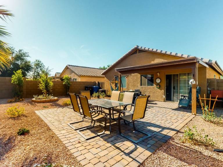 Sun City Vacation Rentals from 40 HomeToGo