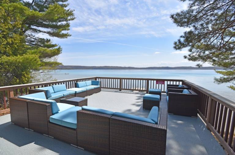 Settle into your vacation home beside Glen Lake's crystal clear waters - HomeToGo