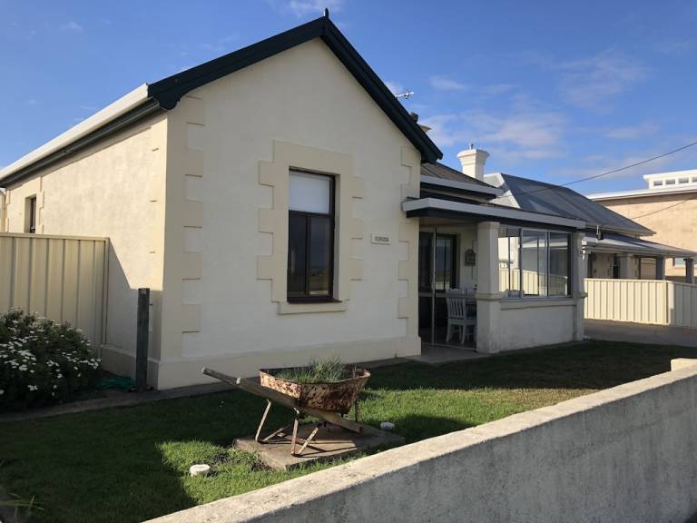 Holiday Houses & in Port MacDonnell from 89 HomeToGo