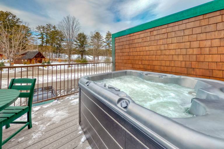 Immerse yourself in nature with a North Conway vacation rental - HomeToGo