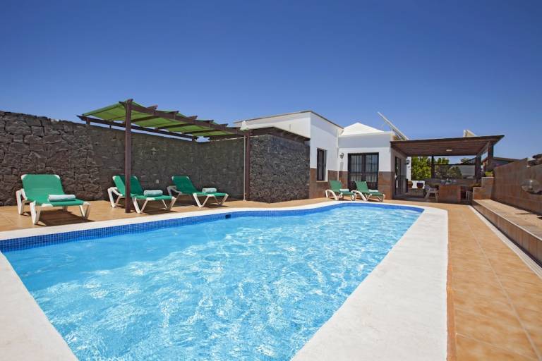Ontdek Lanzarote vanuit een vakantiehuisje in het gezellige Mácher - HomeToGo