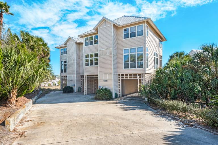 Grayton Beach Vacation Rentals & House Rentals from $217 | HomeToGo