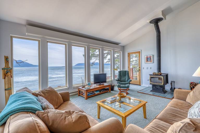 Book vacation homes for a memorable stay on Lummi Island - Puget Sound - HomeToGo