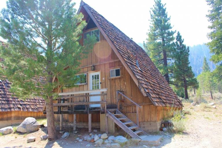 June Lake & Cabins from 164 HomeToGo