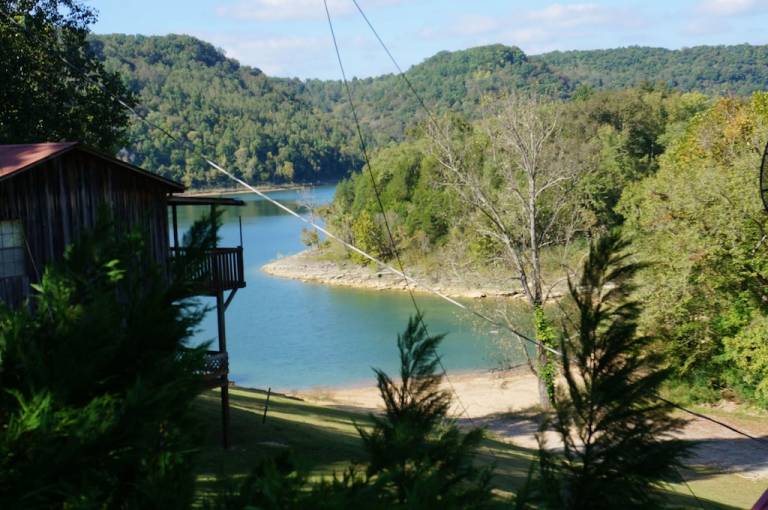 Top Center Hill Lake Vacation Rentals