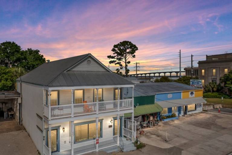 Unwind at a Gorgeous Vacation Rental in Apalachicola - HomeToGo