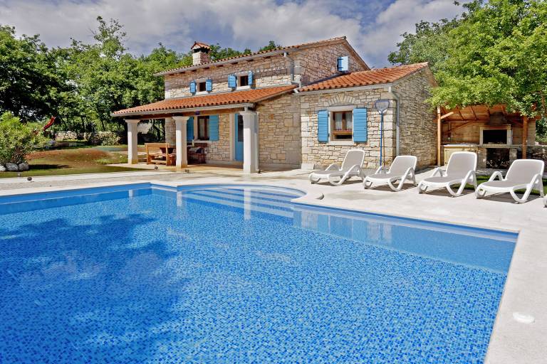 Ferienhäuser mit Pool in Kroatien | HomeToGo