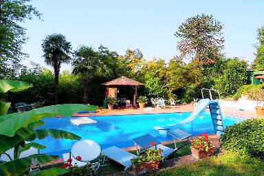 Splendida villa in collina con piscina e tennis