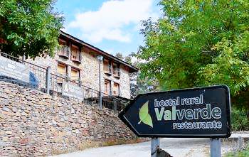 Casa rural en Valverde de los Arroyos, un pueblo negro - HomeToGo