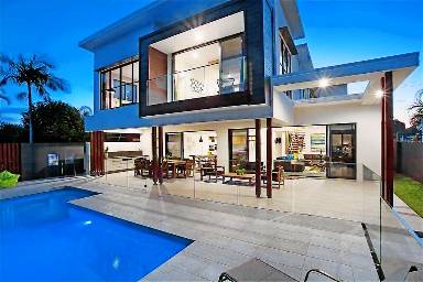 Holiday houses & accommodation in Tallebudgera