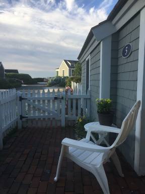 Cottage Maushop Village