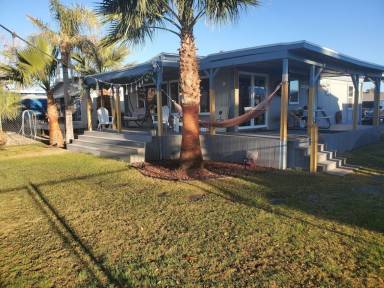 Cottage Pet-friendly Arizona Village