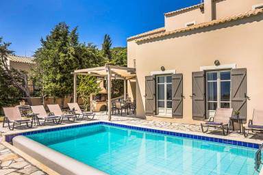 Villa Evreti