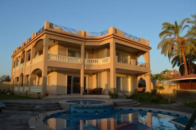 Villa West Al Toud